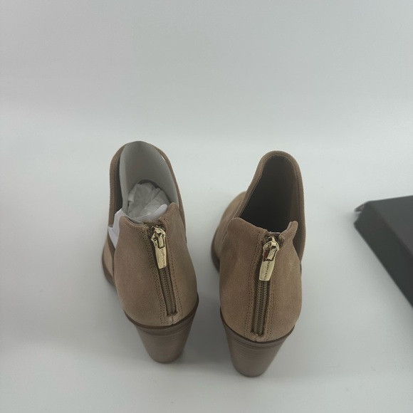 New Vince Camuto Ankle Boots Womens Gigietta Suede Heeled Western Booties 8.5 - Picture 4 of 5